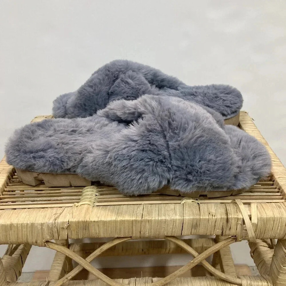 Secret Treasures Slippers, Size M (7-8), Gray Faux Fur, Slip-on Slides Hard Sole - Picture 2 of 7